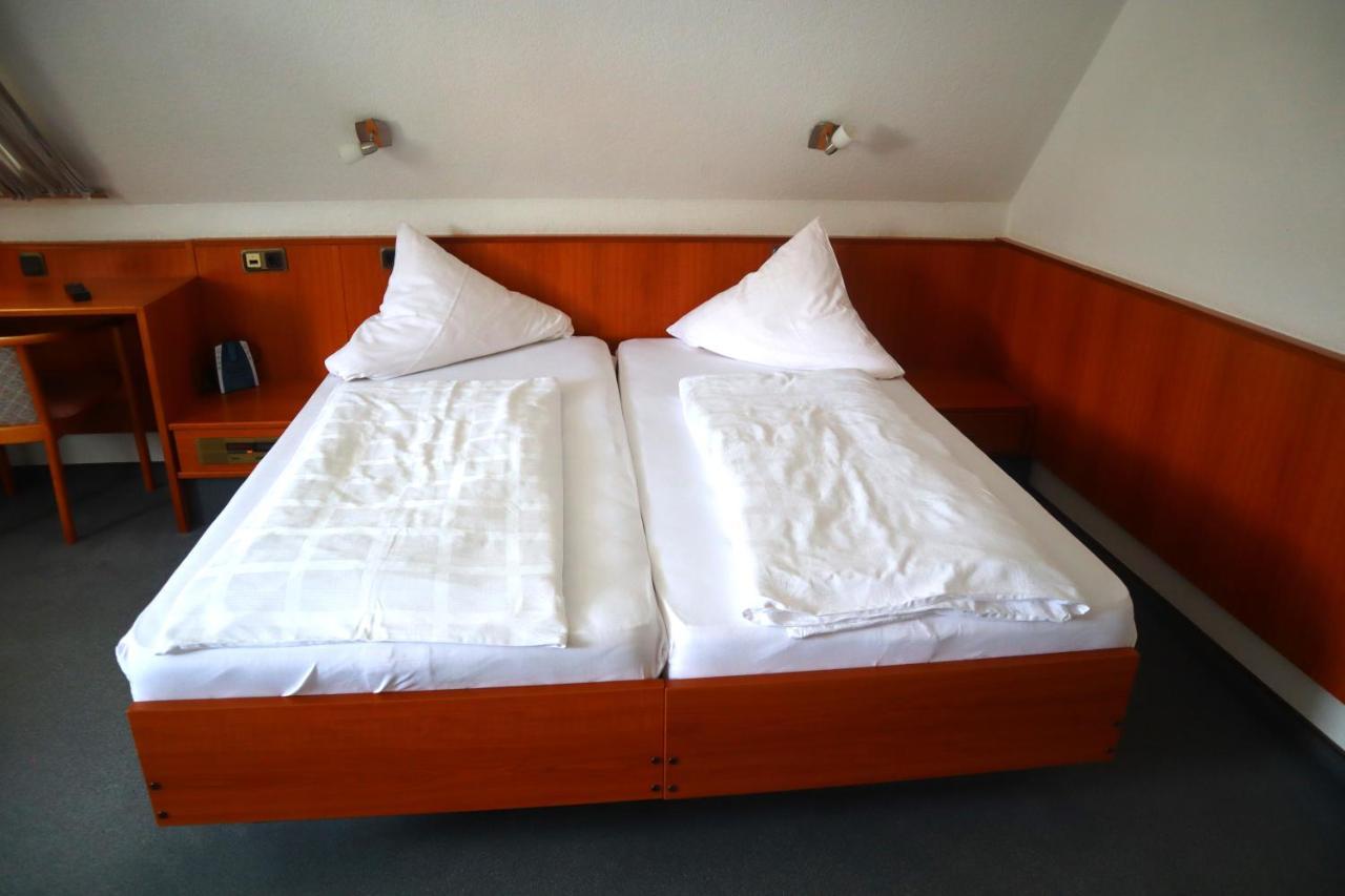 Pension Zur Harburg Hotel Uslar Buitenkant foto