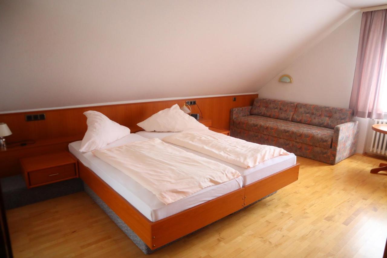 Pension Zur Harburg Hotel Uslar Buitenkant foto