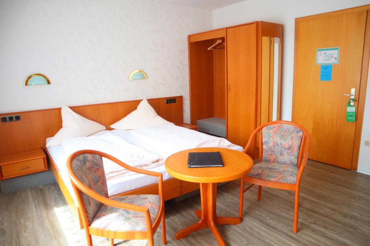 Pension Zur Harburg Hotel Uslar Buitenkant foto