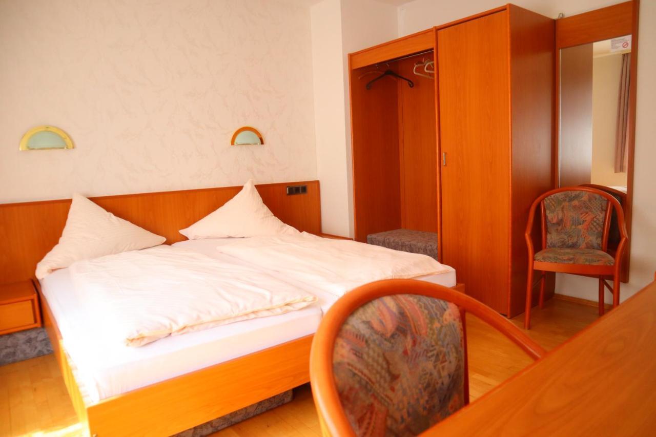Pension Zur Harburg Hotel Uslar Buitenkant foto
