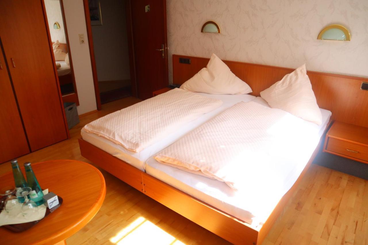 Pension Zur Harburg Hotel Uslar Buitenkant foto