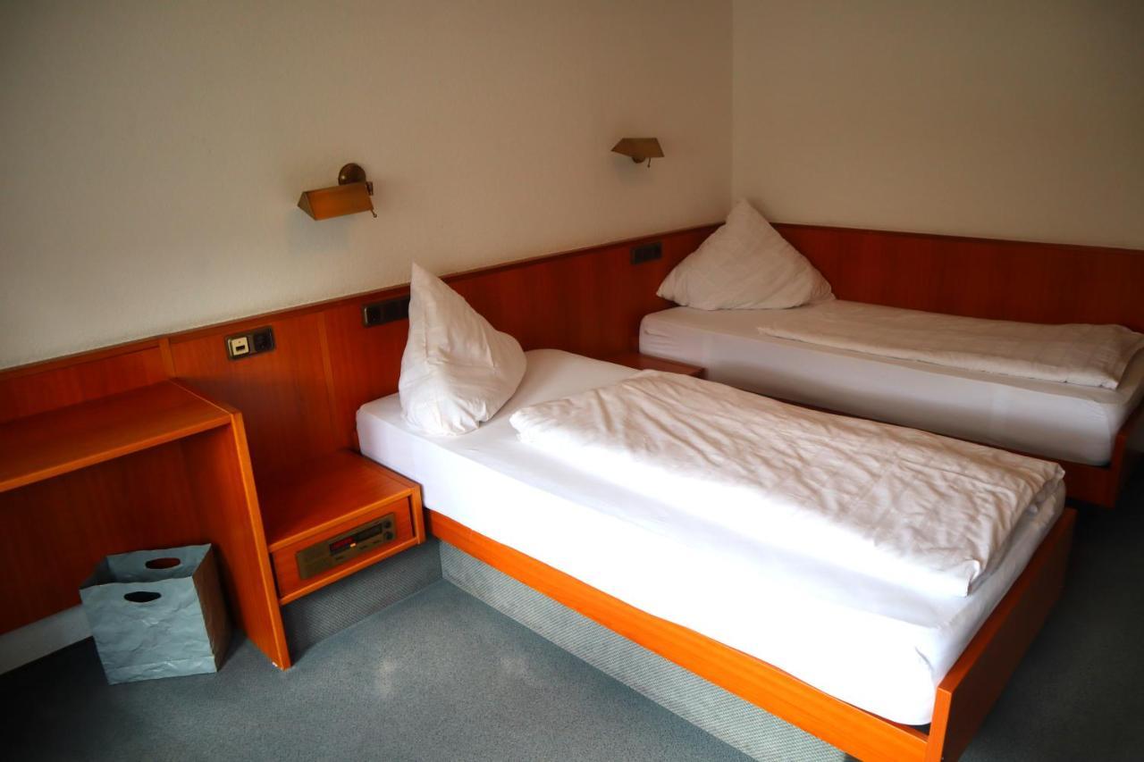 Pension Zur Harburg Hotel Uslar Buitenkant foto