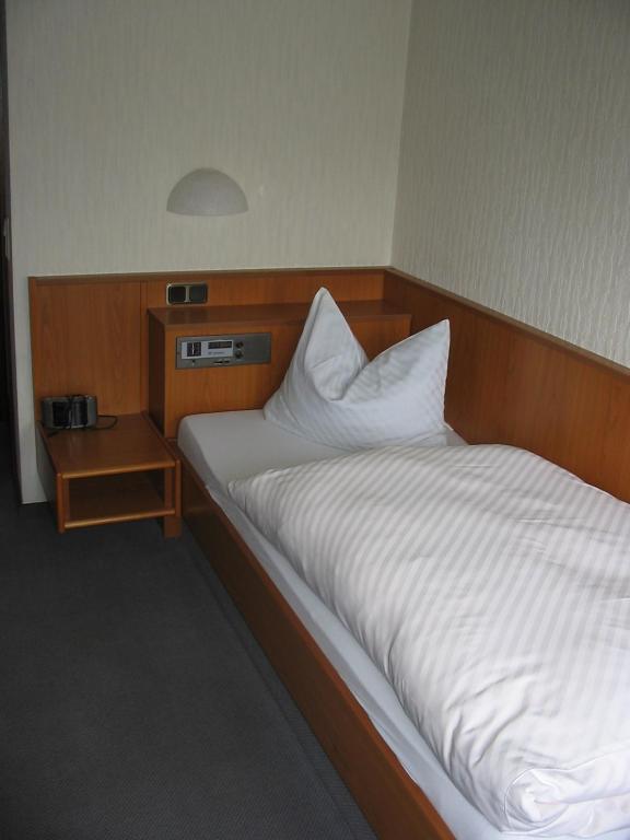 Pension Zur Harburg Hotel Uslar Kamer foto